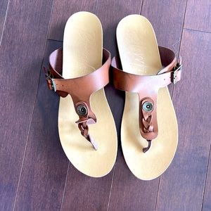 Women’s leather sandals